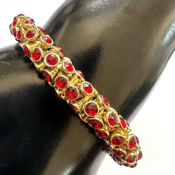 Red and gold tone round magnetic bracelet - Picture 2 of 8